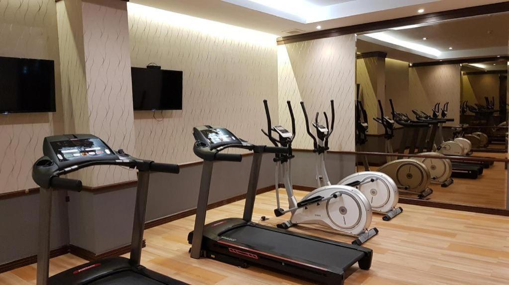 Ban Bang Kra Western Grand Hotel Ratchaburi מראה חיצוני תמונה
