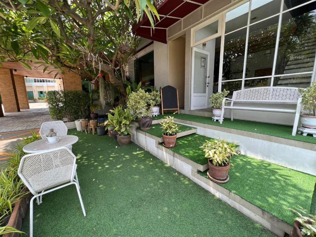 Ban Bang Kra Western Grand Hotel Ratchaburi מראה חיצוני תמונה