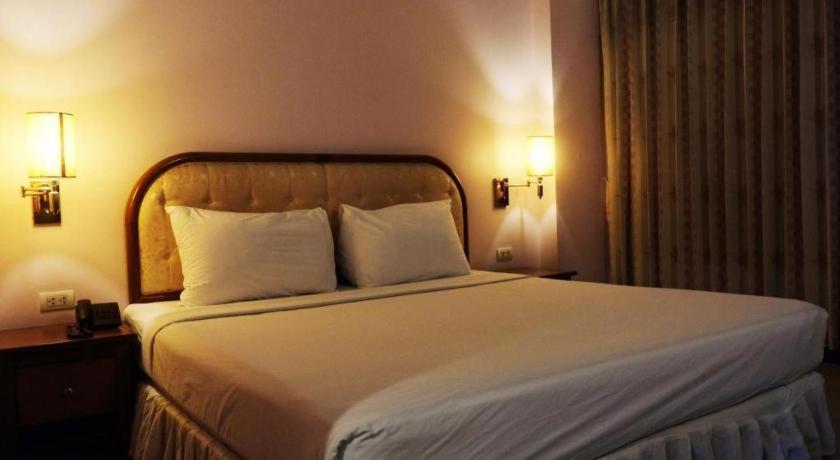 Ban Bang Kra Western Grand Hotel Ratchaburi מראה חיצוני תמונה