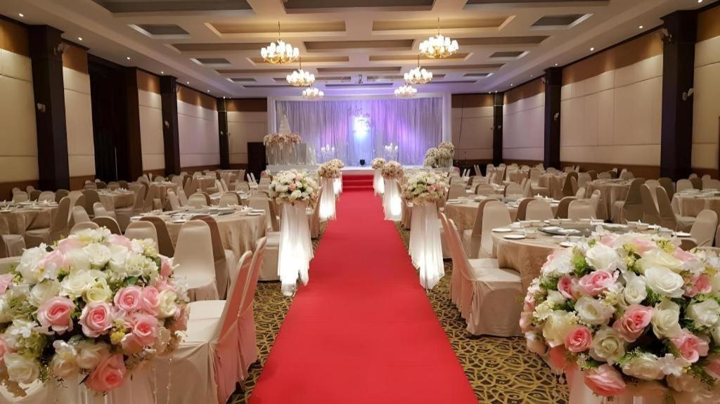 Ban Bang Kra Western Grand Hotel Ratchaburi מראה חיצוני תמונה